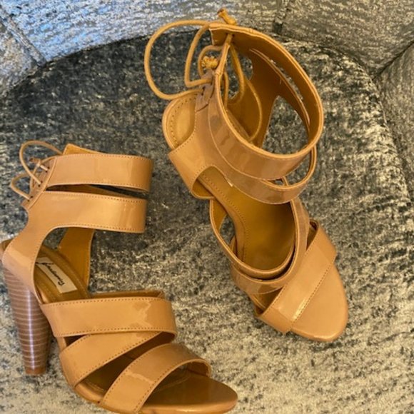 Unique Stradivarius heels-made in Spain - Picture 1 of 2